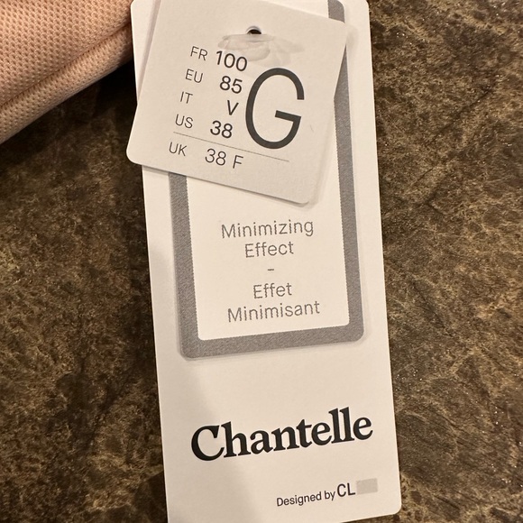 Chantelle Minimizing Bra - Picture 2 of 9